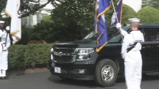 Zelensky arrives at the White House
