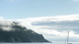 "La magie de la voile : Une expérience immersive en mer"