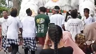Carnival's giant monkey makes residents panic#fyp
