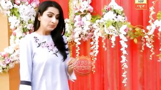 Mishti hanging around with Kunal instead of Abeer