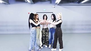 ITZY - CAKE Dance Practice [4K]
