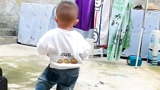 Little baby funny dancing ????????????