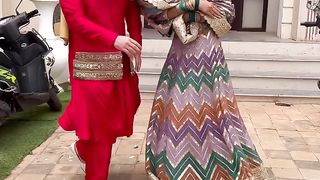 Haath Matlagana Larki ko????????????????