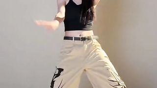Chinese girl dance 2