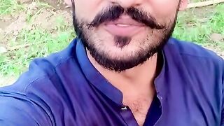 اے اللہ میری ماں کو سلامت رکھنا،