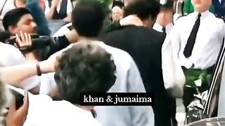 مرشد ڈٹ کے کھڑا ہے۔ Khan is true leader