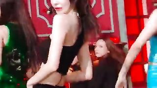 Eve, Psyche & The Bluebeard’s wife - LE SSERAFIM