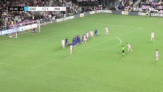 Leo Messi sur coup franc