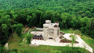 "Un voyage dans le temps : Visite guidée d'un château médiéval"
