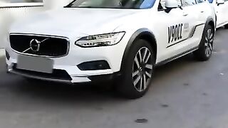 The_2023_Volvo_V90_B5_Cross_Country.