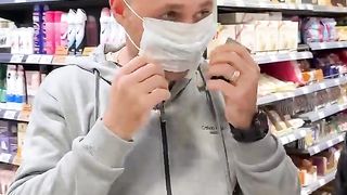 Заплатил с помощью пластика????