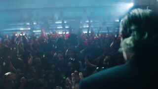 Daddy Yankee - Sígueme y Te Sigo (Video Oficial)