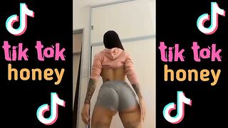 CUTE TIKTOK BADDIE TWERK IN SHORTS