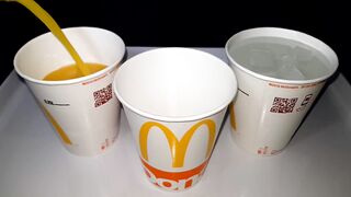 How long can a McDonald's paper cup hold liquid? - 4K Time Lapse