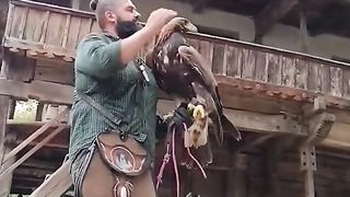 ДЕНЯТ НА ЛОВЕЦЪТ В БУКУРЕЩ