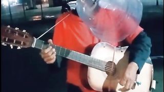 viral busker with lips the size of a gallon#fyp