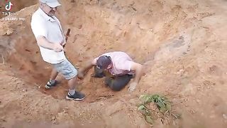 Come on, show me how to dig!