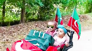 ہم اپنے بچوں کو بھی سکھا کے جائیں گے یہ جو خان سے محبت ہے دراصل پاکستان سے محبت ہے
