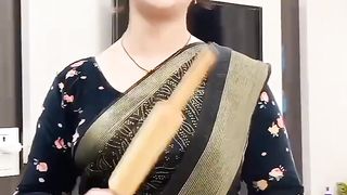 Bahut He Bolty Haiy Maan Ko