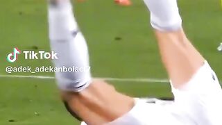 Cristiano Ronaldo's skills ????