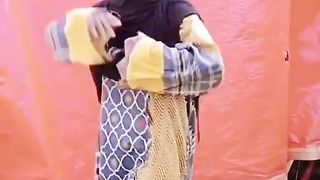 ڈھول کی تھاپ پہ ڈانس