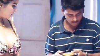 anty  gar me akyli thi .Viral video in Facebook.