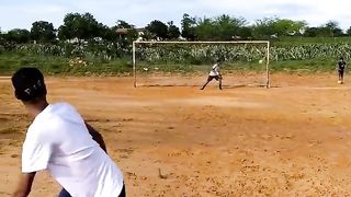 ASSIM NÃO LUVA???? #Shorts #futebol #soccer #luvadepedreiro