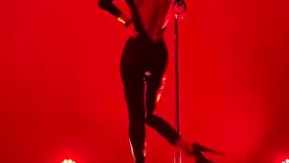 POLE DANCE.
