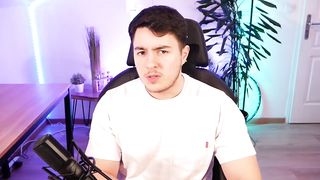 CETTE NOUVELLE IA TRADUIT LES VIDÉOS