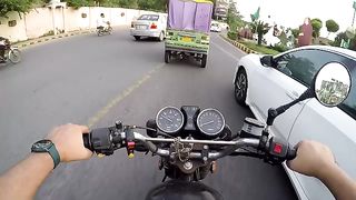 انکل کی بائیک کا پٹرول ختم ہو گیا