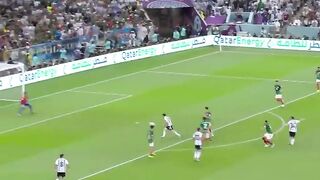 Kick from Messi in match Argentina vs mexico