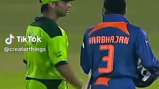 Shoaib Akhtar Vs harbajhan Singh fight