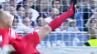 Destroying kicks in football ronaldo