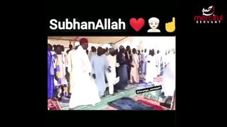 Subhanallahi ????. HE TRIED TO ATTACK MAN PRAYING (REACTION)
