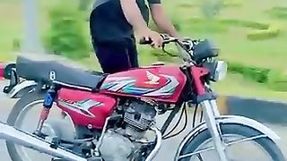 Bike gir gya