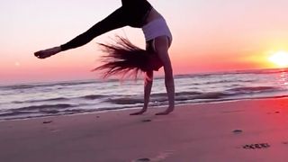 Amazing girls back flip !