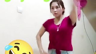 Jogetin ajah bang biar gak sterat..!
