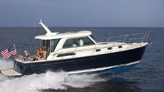 Cabin Cruiser Boat