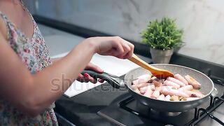 How to cook sausages