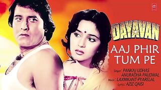Aaj_Phir_Tum_Pe_Pyar_Aaya_Lyrical_Video___Dayavan___Vinod_Khanna%2C_Madhuri_Dixit(360p).