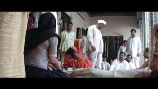 जोरदार मार के वजेसे राजपाल यादव का मू खुला का खुला रह गया