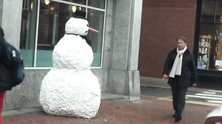 Fanny scary snowman hidden camera - part 1
