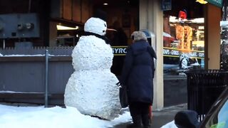 Fanny scary snowman hidden camera - part 2