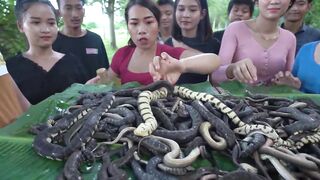 Amazing cooking and eating water snake grilled with chili recipe - Cooking skill