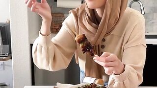 Sticky Honey Garlic Chicken Skewers ????????