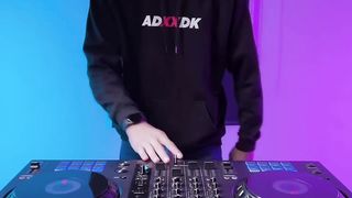 DJ WHOS THAT GIRL TIKTOK REMIX FULL