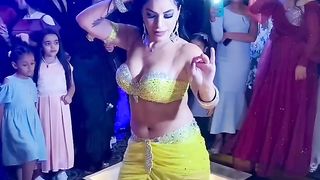 _florabellydancer ___bellydancelovel Deewana 123 like follow subscribe please kar do