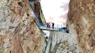 Dapeng Sees the World - Tibet, China (3)