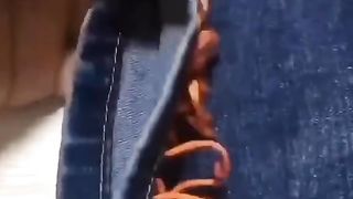 Cara kecilin kaki celana dengan cara yang simpel