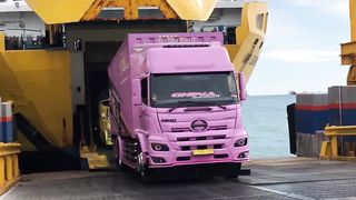 Truck viral
